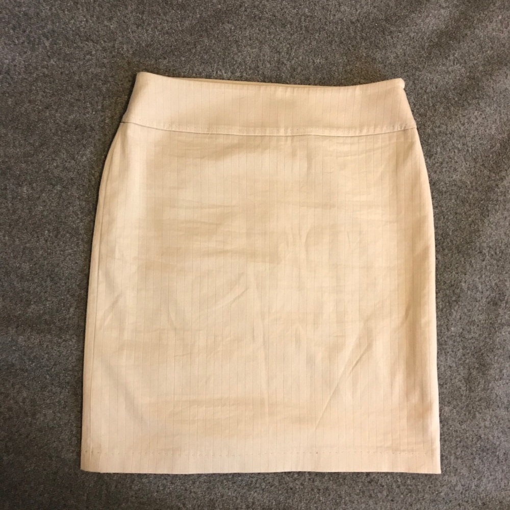 Tahari beige skirt
